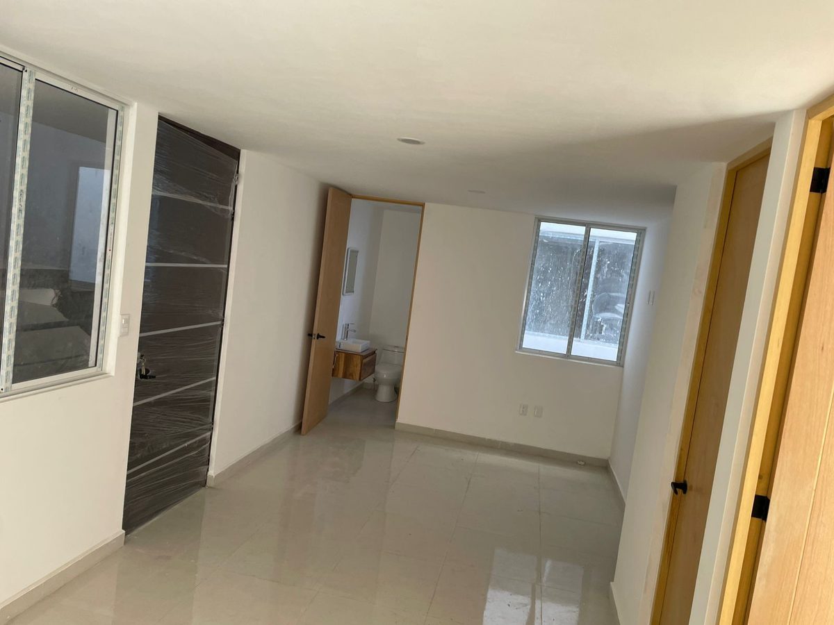 Acabados de ba&ntilde;o entregados en Torre Altamirano